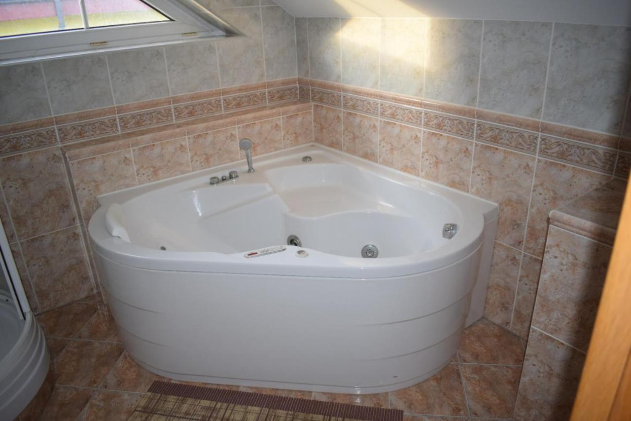 Comenius Apartments - Apartmany Na Rohu Svidnik Bagian luar foto