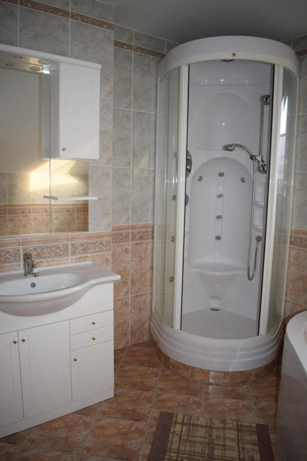 Comenius Apartments - Apartmany Na Rohu Svidnik Bagian luar foto