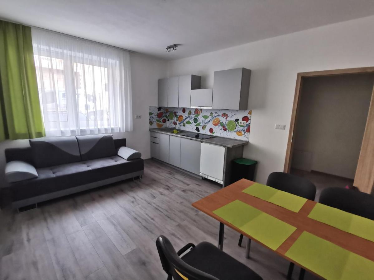 Comenius Apartments - Apartmany Na Rohu Svidnik Bagian luar foto