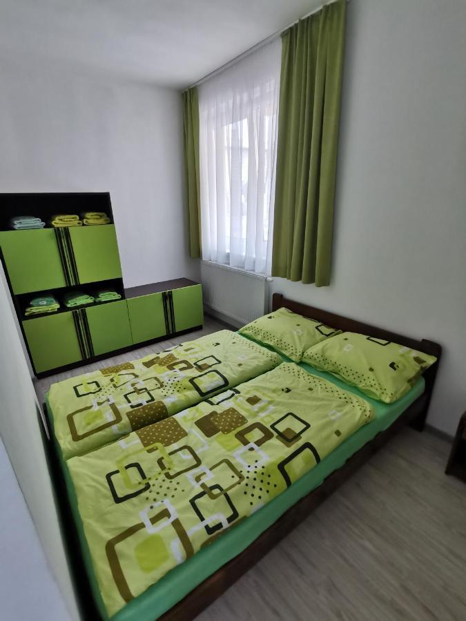 Comenius Apartments - Apartmany Na Rohu Svidnik Bagian luar foto