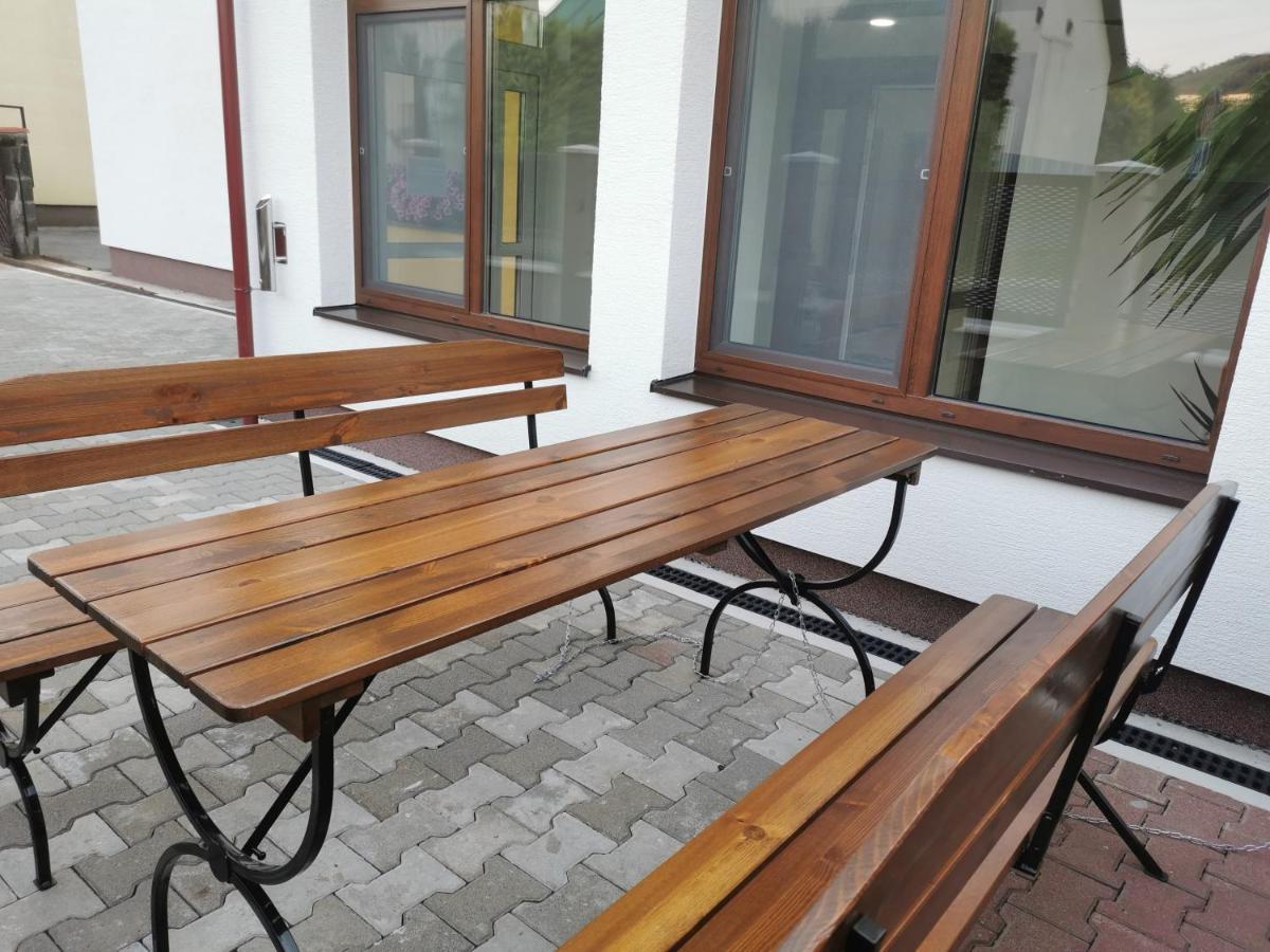 Comenius Apartments - Apartmany Na Rohu Svidnik Bagian luar foto