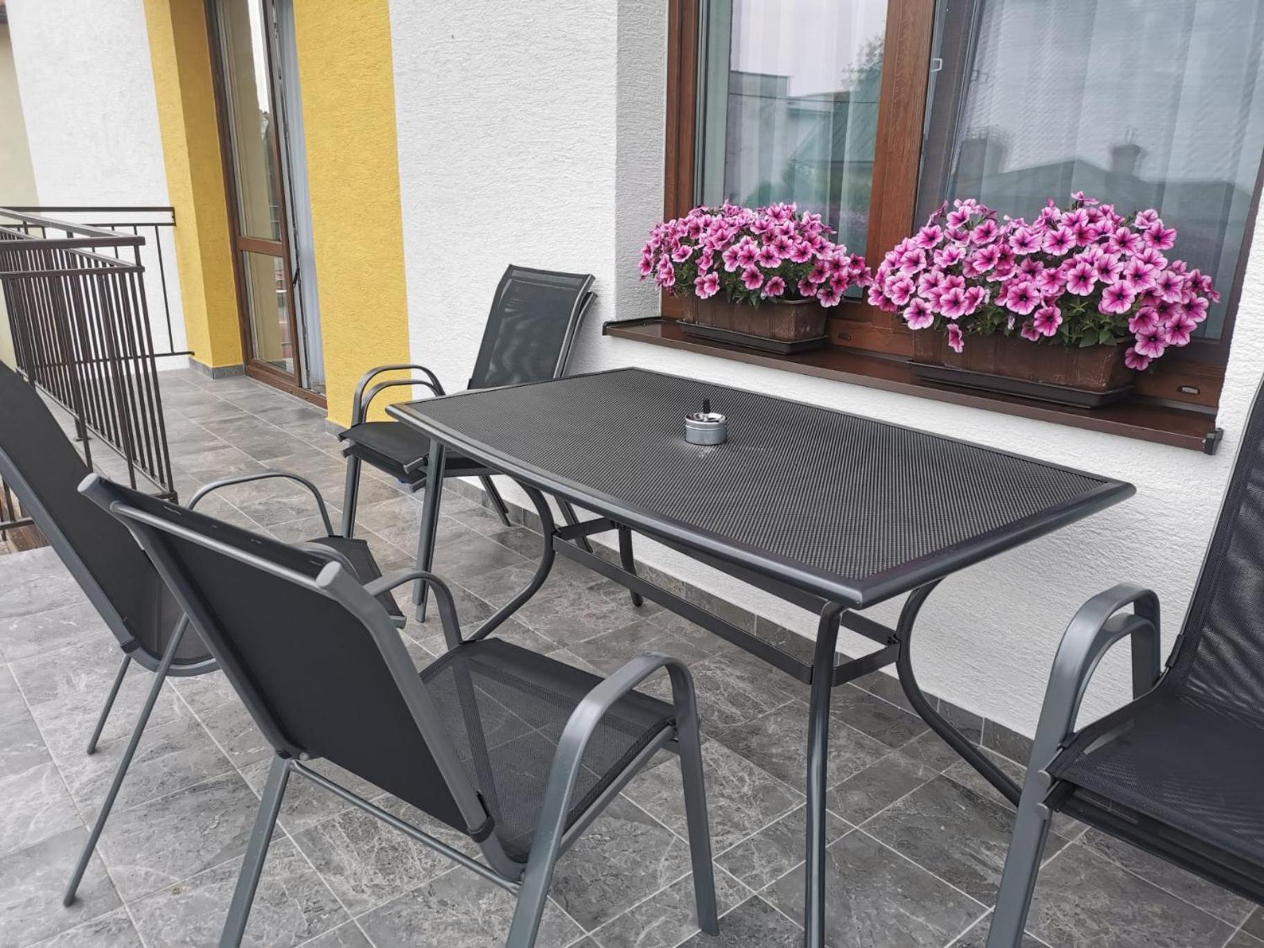 Comenius Apartments - Apartmany Na Rohu Svidnik Bagian luar foto