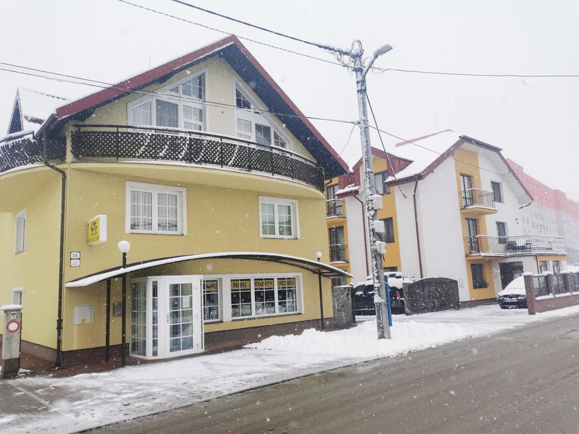 Comenius Apartments - Apartmany Na Rohu Svidnik Bagian luar foto