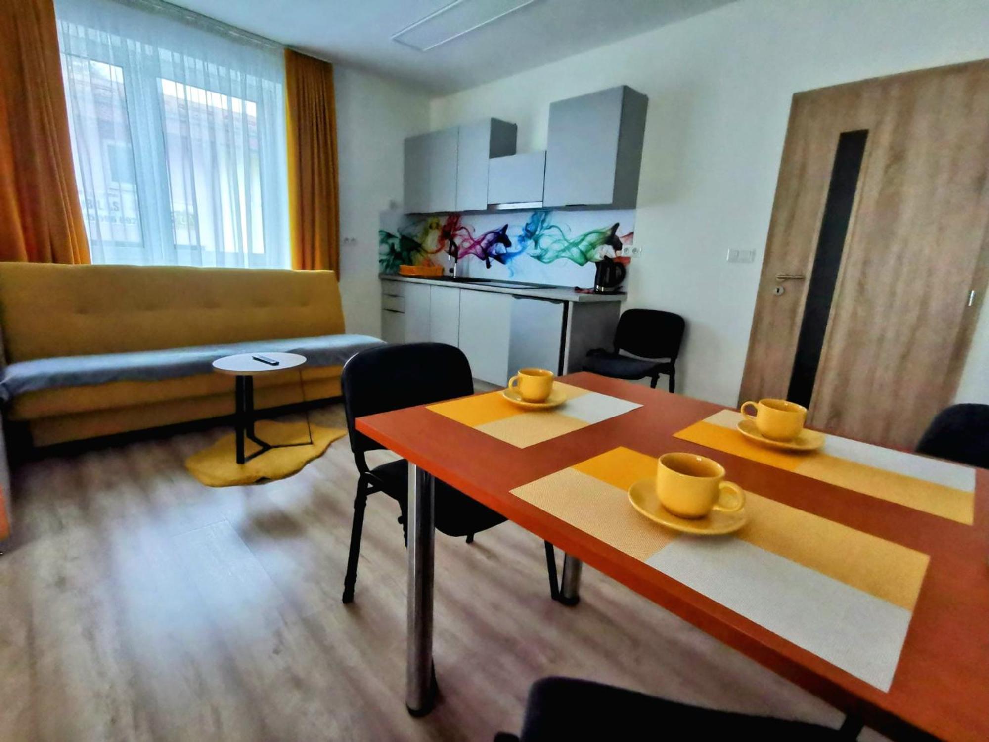 Comenius Apartments - Apartmany Na Rohu Svidnik Bagian luar foto